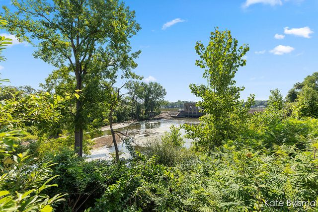 657 Greenslate Drive, Ada, MI 49301