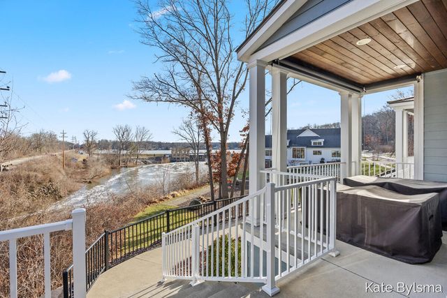 657 Greenslate Drive, Ada, MI 49301