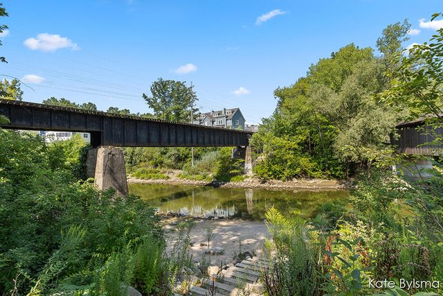 657 Greenslate Drive, Ada, MI 49301