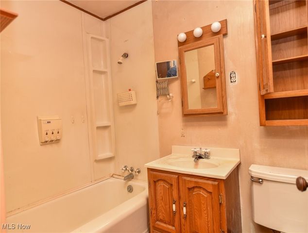 2445 Newton Tomlinson Road, Newton Falls, OH 44444