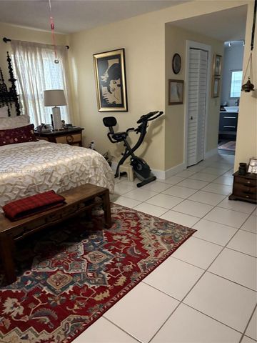 15364 SW 151st Ter, Miami, FL 33196