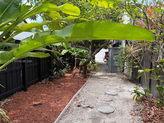 15364 SW 151st Ter, Miami, FL 33196