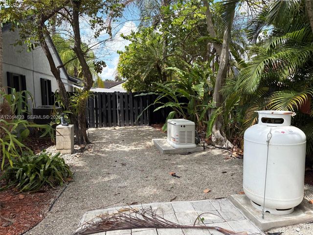 15364 SW 151st Ter, Miami, FL 33196
