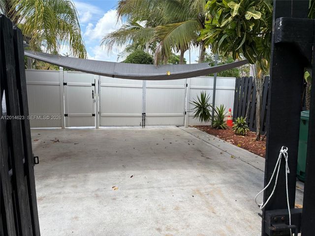 15364 SW 151st Ter, Miami, FL 33196