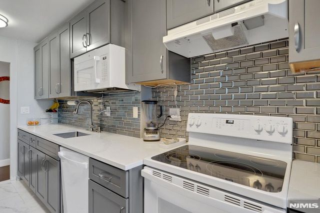 200 Winston Drive 106, Cliffside Park, NJ 07010