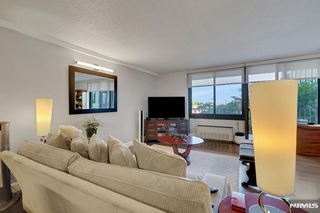 200 Winston Drive 106, Cliffside Park, NJ 07010