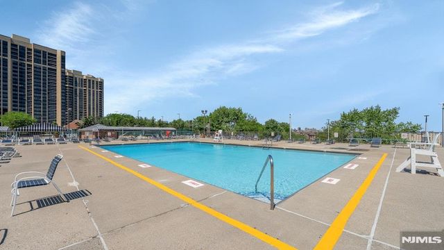 200 Winston Drive 106, Cliffside Park, NJ 07010