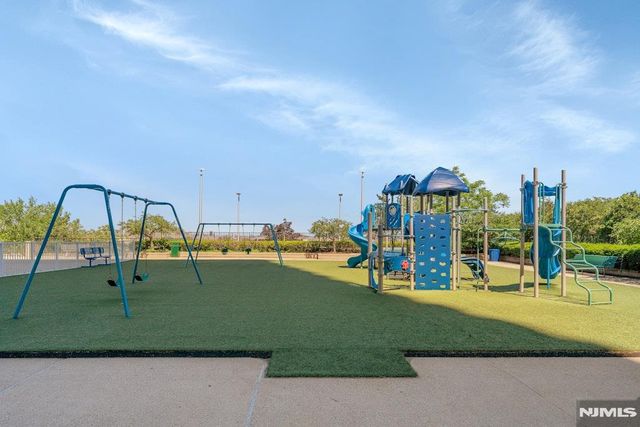 200 Winston Drive 106, Cliffside Park, NJ 07010