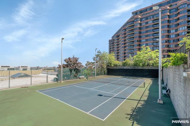 200 Winston Drive 106, Cliffside Park, NJ 07010