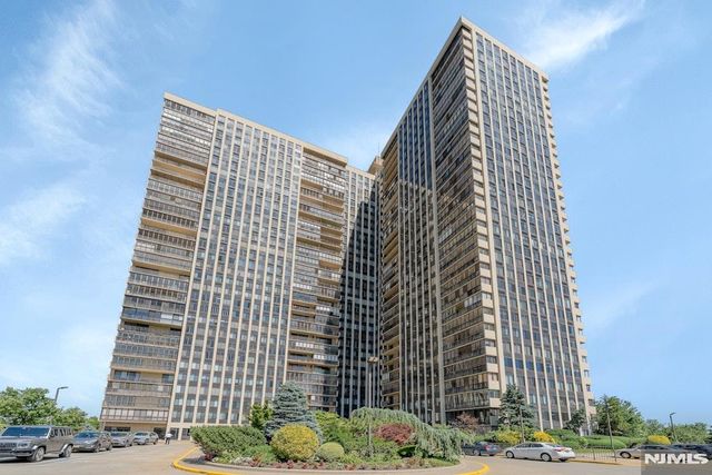 200 Winston Drive 106, Cliffside Park, NJ 07010