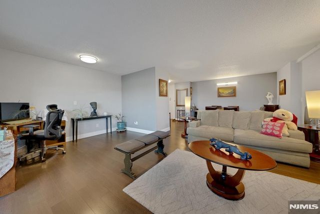 200 Winston Drive 106, Cliffside Park, NJ 07010