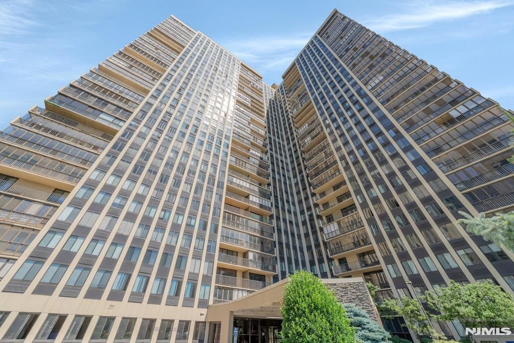 200 Winston Drive 106, Cliffside Park, NJ 07010