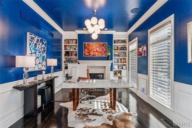 1 Tuscany Park, Clayton, MO 63105