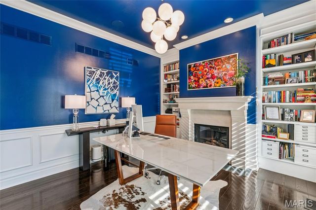 1 Tuscany Park, Clayton, MO 63105