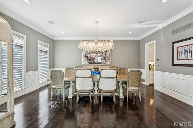 1 Tuscany Park, Clayton, MO 63105