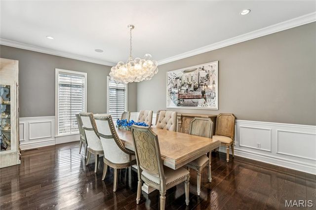 1 Tuscany Park, Clayton, MO 63105