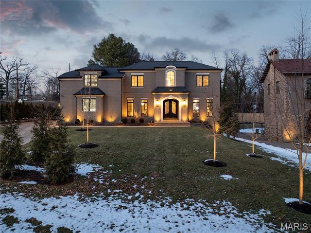 1 Tuscany Park, Clayton, MO 63105