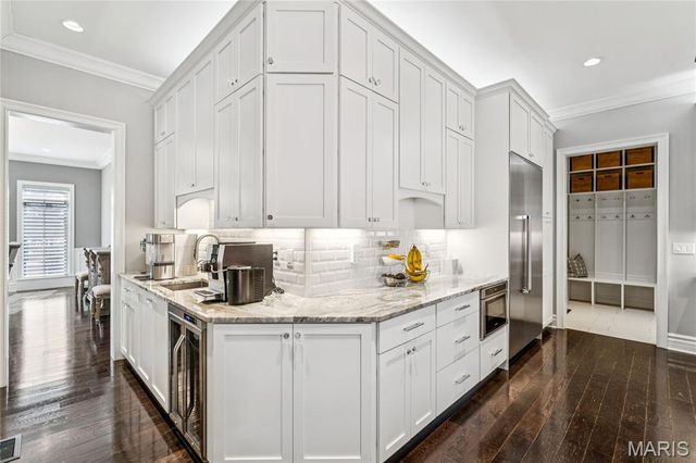 1 Tuscany Park, Clayton, MO 63105