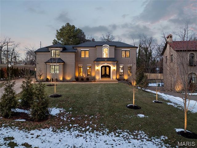 1 Tuscany Park, Clayton, MO 63105