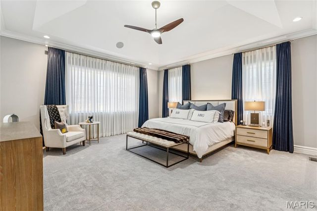 1 Tuscany Park, Clayton, MO 63105