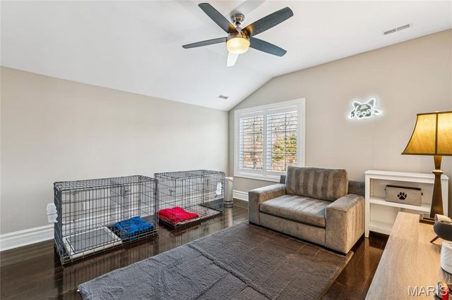 1 Tuscany Park, Clayton, MO 63105