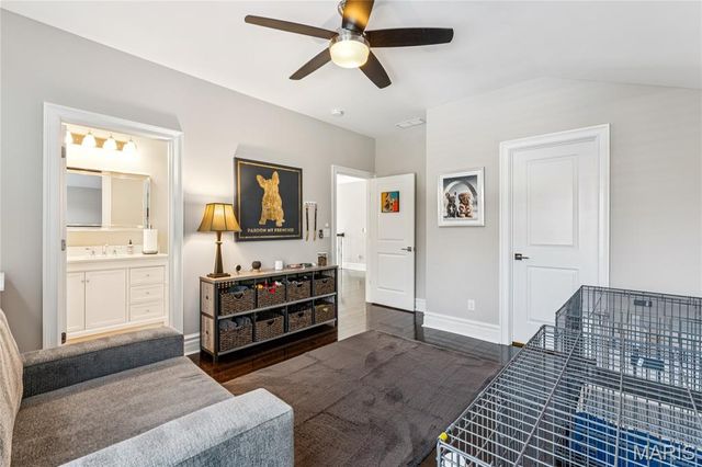 1 Tuscany Park, Clayton, MO 63105