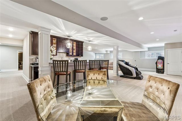 1 Tuscany Park, Clayton, MO 63105