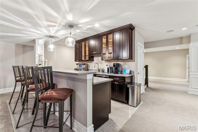 1 Tuscany Park, Clayton, MO 63105