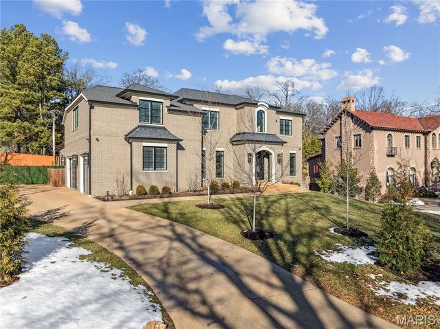 1 Tuscany Park, Clayton, MO 63105