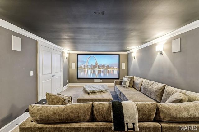 1 Tuscany Park, Clayton, MO 63105