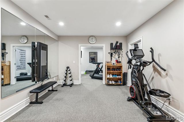 1 Tuscany Park, Clayton, MO 63105