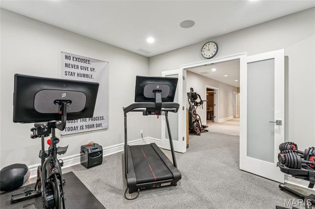 1 Tuscany Park, Clayton, MO 63105