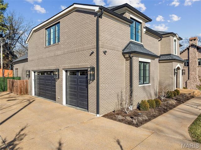 1 Tuscany Park, Clayton, MO 63105