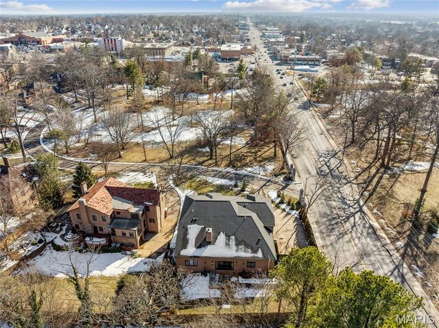 1 Tuscany Park, Clayton, MO 63105