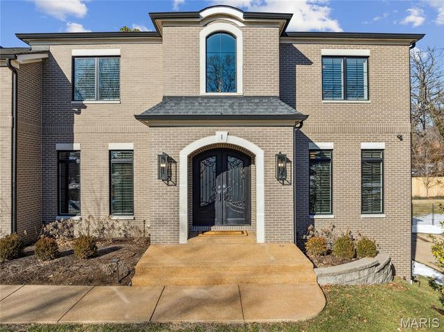 1 Tuscany Park, Clayton, MO 63105
