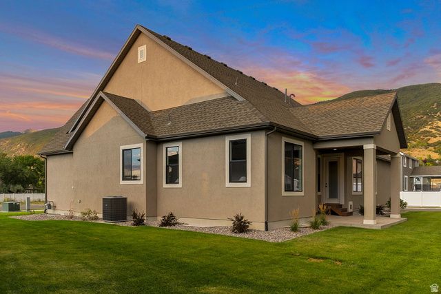 551 W SUMMERHILL LN, Centerville, UT 84014