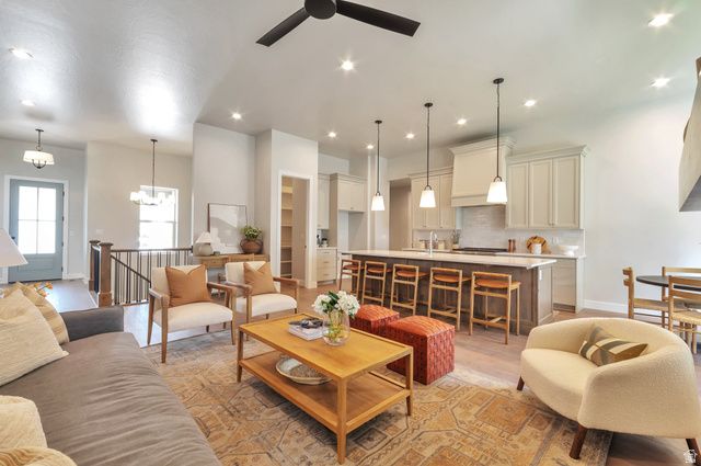 551 W SUMMERHILL LN, Centerville, UT 84014