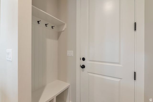 551 W SUMMERHILL LN, Centerville, UT 84014