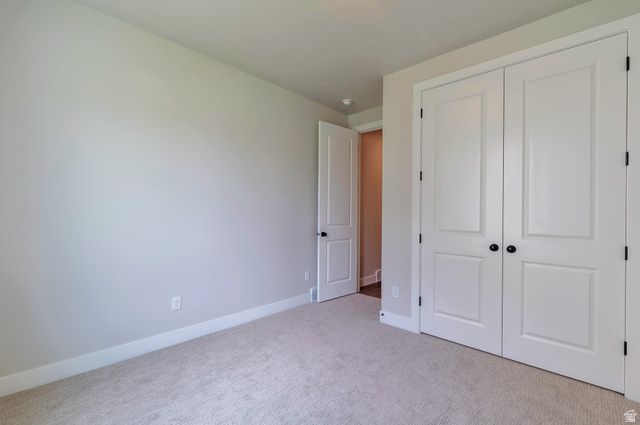 551 W SUMMERHILL LN, Centerville, UT 84014