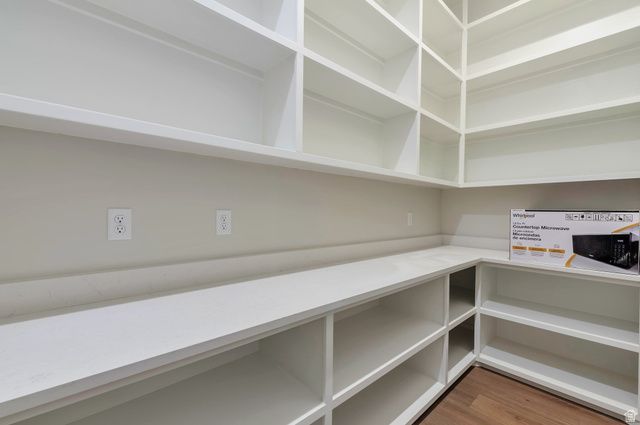 551 W SUMMERHILL LN, Centerville, UT 84014