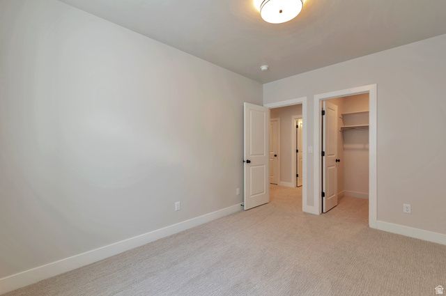 551 W SUMMERHILL LN, Centerville, UT 84014