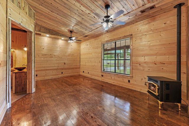 7101 County Road 1037, Blue Ridge, TX 75424