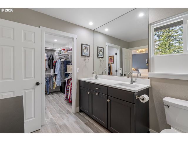 37817 Se HIDDEN FALLS Rd, Washougal, WA 98671