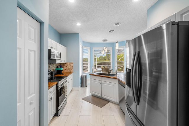 4180 Manor Forest Trail, Boynton Beach, FL 33436