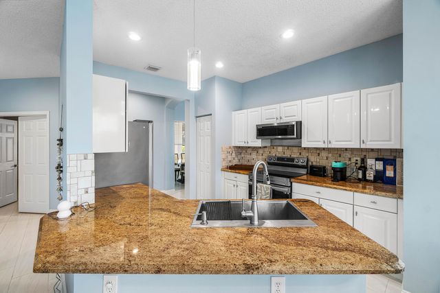4180 Manor Forest Trail, Boynton Beach, FL 33436