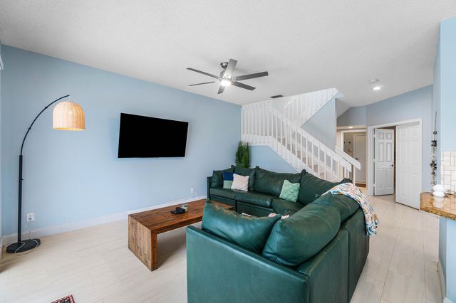 4180 Manor Forest Trail, Boynton Beach, FL 33436