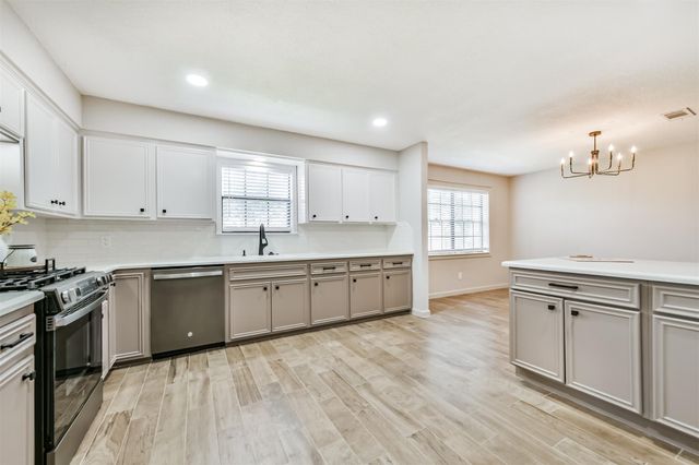 1413 23rd Avenue N, Texas City, TX 77590