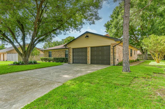 1413 23rd Avenue N, Texas City, TX 77590