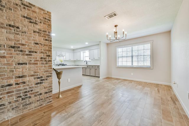 1413 23rd Avenue N, Texas City, TX 77590