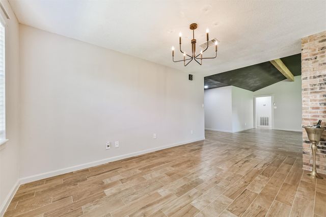 1413 23rd Avenue N, Texas City, TX 77590